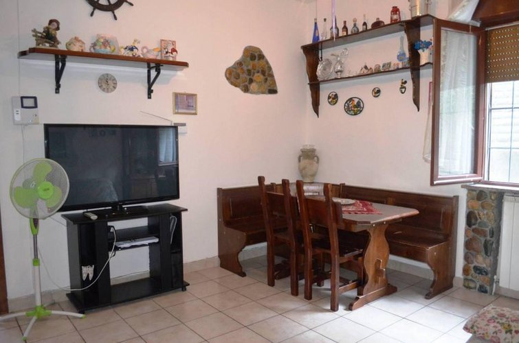 Castelletto S. Ticino (NO)  Trilocale al piano terra Castelletto sopra Ticino