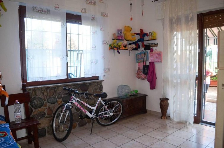 Castelletto S. Ticino (NO)  Trilocale al piano terra Castelletto sopra Ticino