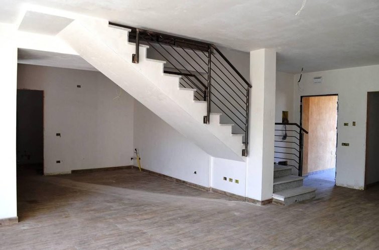 Comabbio (VA)  Ville singole Comabbio