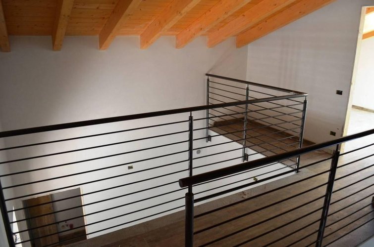 Comabbio (VA)  Ville singole Comabbio