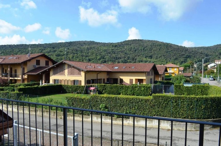 Comabbio (VA)  Ville singole Comabbio