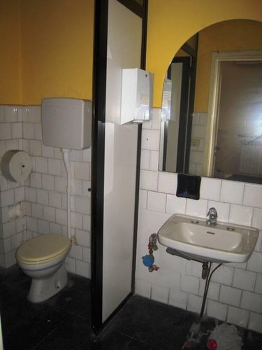 Castelletto S. Ticino (NO) - Locale commerciale Castelletto sopra Ticino