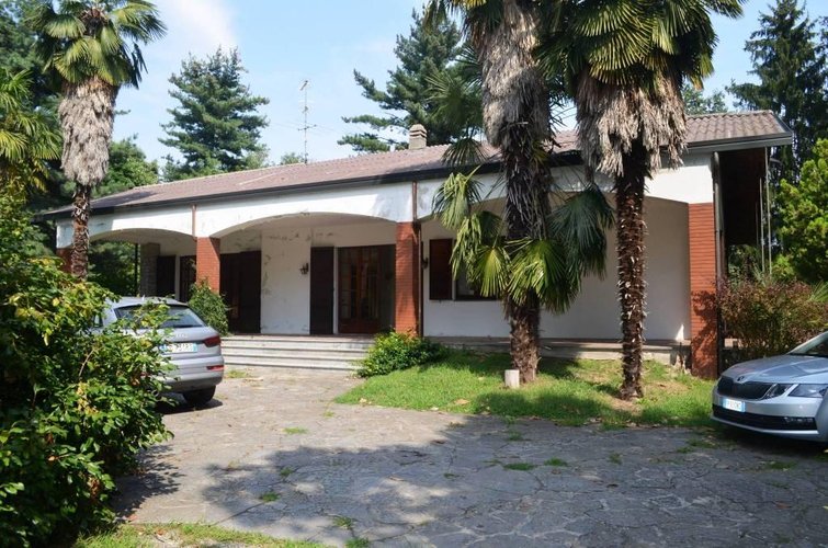 Castelletto S. Ticino (NO) - Villa singola con parco