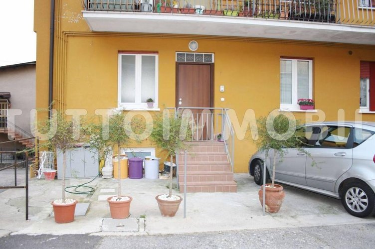 TRILOCALE RISTRUTTURATO ALZANO ZONA BELVEDERE Alzano Lombardo