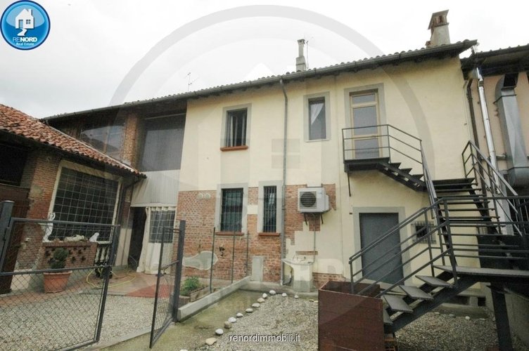 CASA INDIPENDENTE Inverno e monteleone