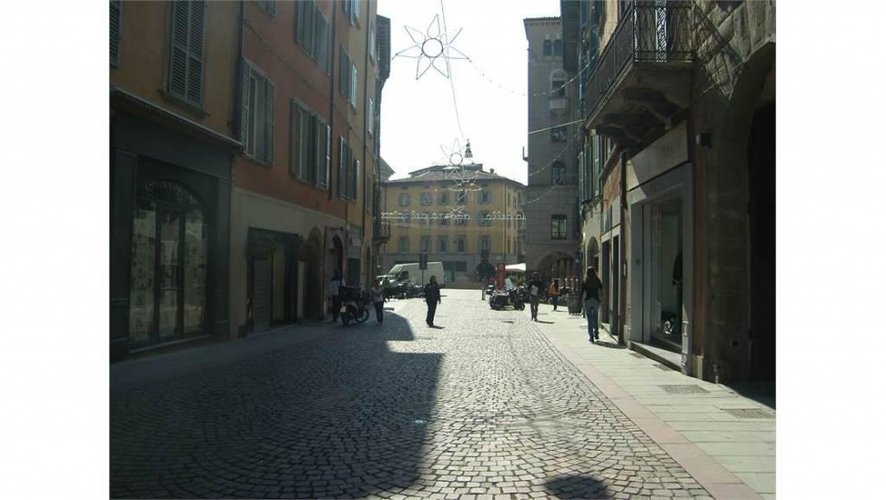 Negozio in affitto a Bergamo, Centrale Bergamo