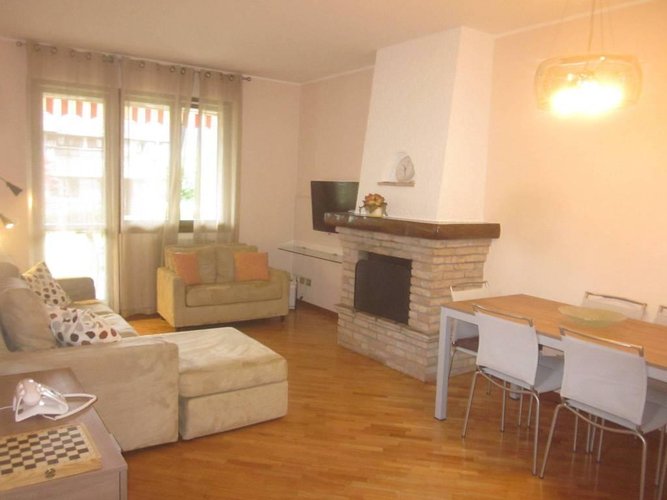 CLUSONE VILLA A SCHIERA TRIFAMILIARE Clusone