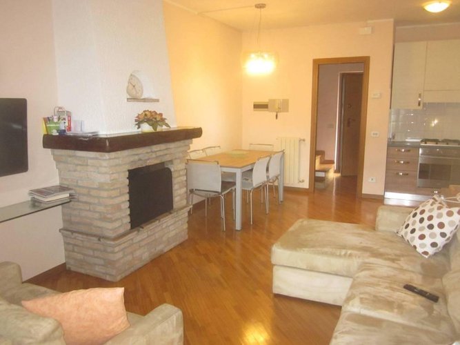 CLUSONE VILLA A SCHIERA TRIFAMILIARE Clusone