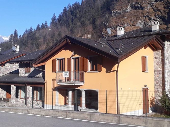 GROMO RECENTISSIMA COSTRUZIONE Gromo