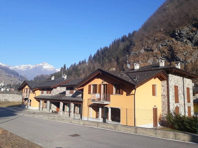 GROMO RECENTISSIMA COSTRUZIONE Gromo