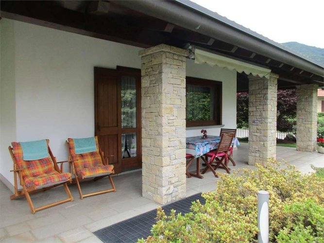 VILLA SINGOLA con ampio giardino privato Capizzone