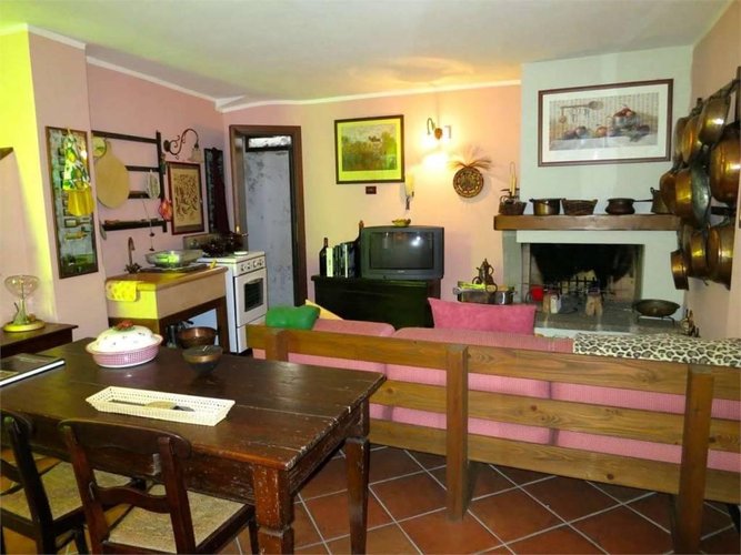 Porzione di casa indipendente con ampio box Cenate Sotto