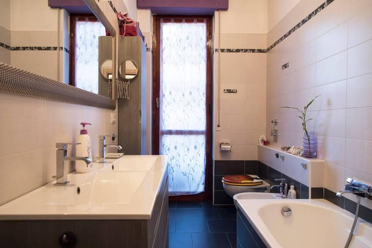 Ad.ze Isola vendesi Quadrilocale ristrutturato Milano