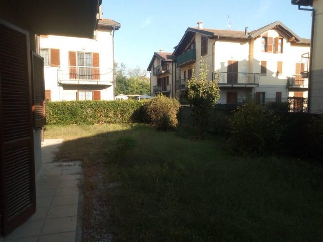 Grazioso bilocale con giardino Basiano