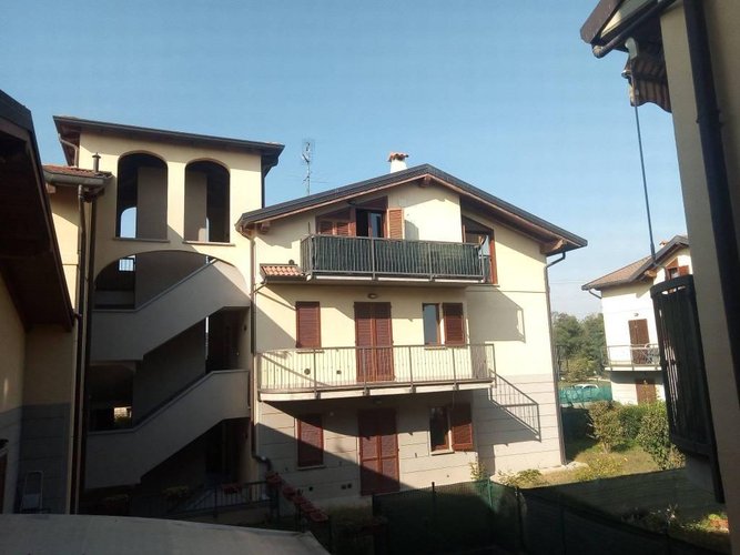 luminoso bilocale con balcone Basiano