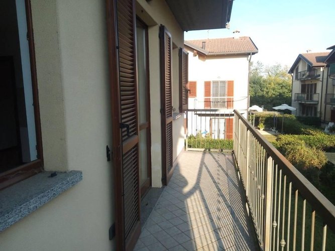 luminoso bilocale con balcone Basiano