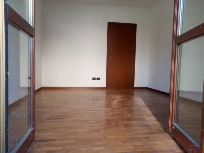 luminoso bilocale con balcone Basiano