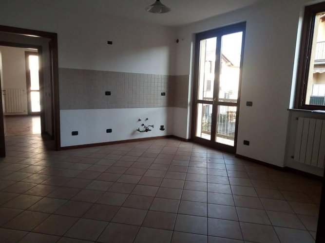 luminoso bilocale con balcone Basiano