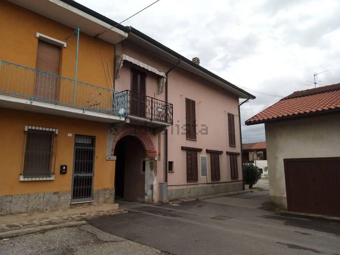 Casetta semi indipendente no spese condominiali Cambiago