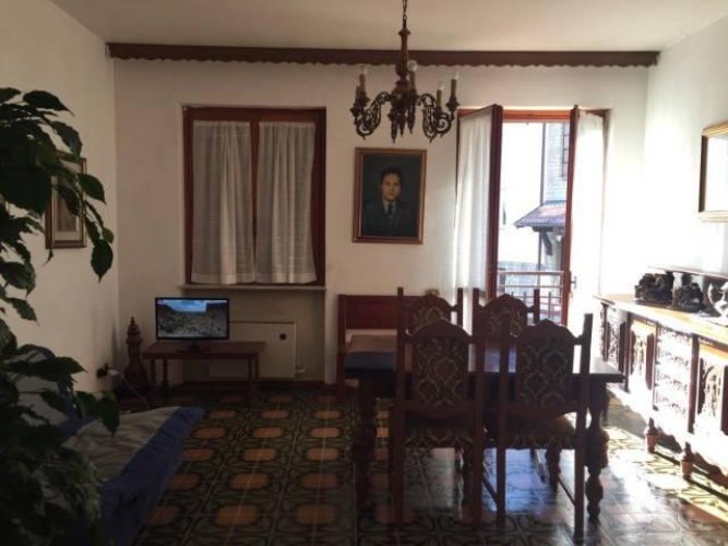 CENTRALINISSIMO E SERVITO DA TUTTO! ASSOLUTAMENTE DA VEDERE! Zogno