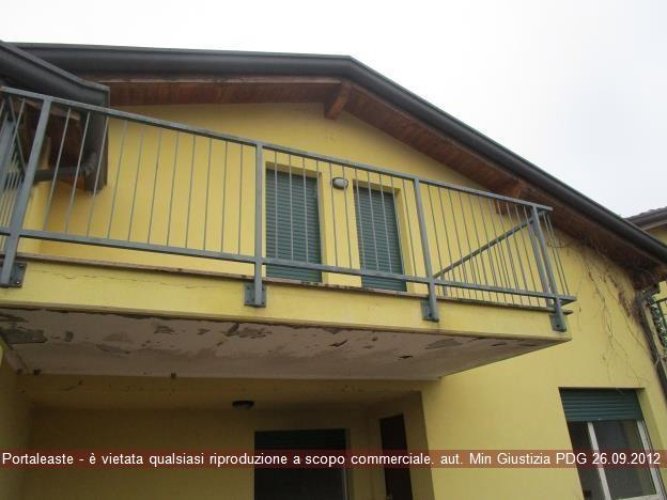 VILLA A SCHIERA Bastida pancarana