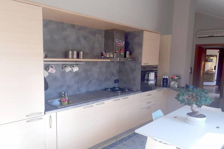 AMPIO BILOCALE ULTIMO PIANO Basiano