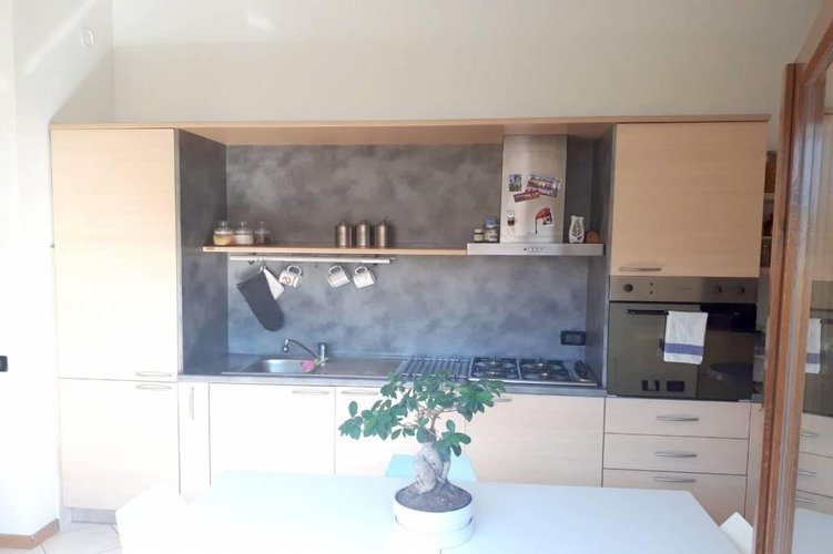 AMPIO BILOCALE ULTIMO PIANO Basiano