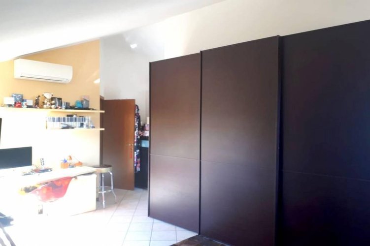 AMPIO BILOCALE ULTIMO PIANO Basiano