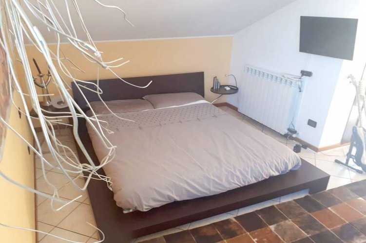 AMPIO BILOCALE ULTIMO PIANO Basiano