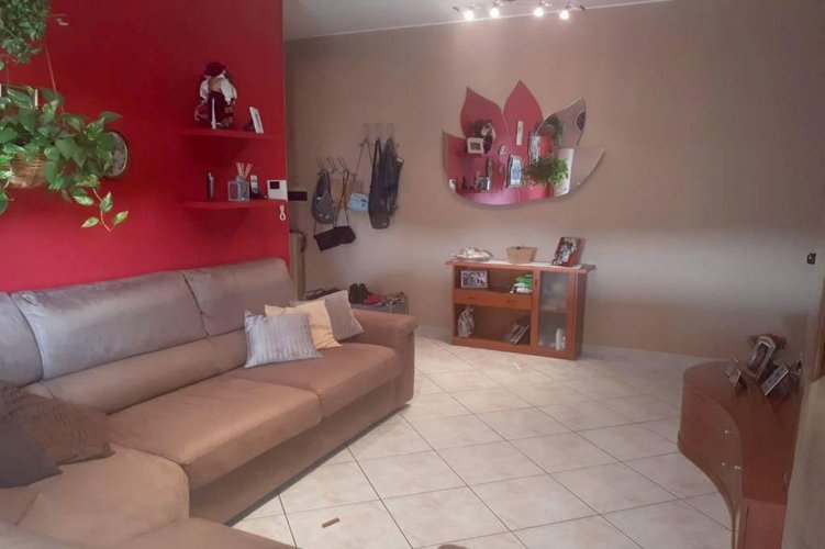 TRE LOCALI CUCINA ABITABILE E DOPPI SERVIZI Carugate