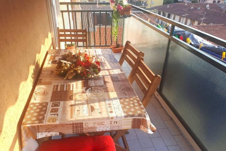 TRE LOCALI CUCINA ABITABILE E DOPPI SERVIZI Carugate