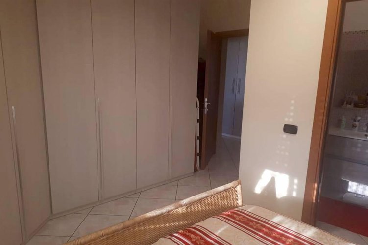 TRE LOCALI CUCINA ABITABILE E DOPPI SERVIZI Carugate