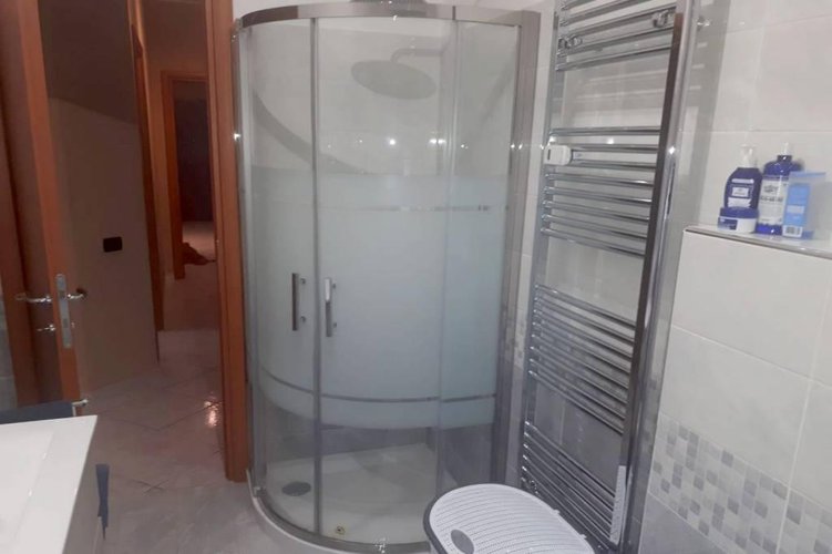 TRE LOCALI CUCINA ABITABILE E DOPPI SERVIZI Carugate