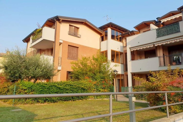 BILOCALE CON GIARDINO -LIBERO SUBITO- Roncello