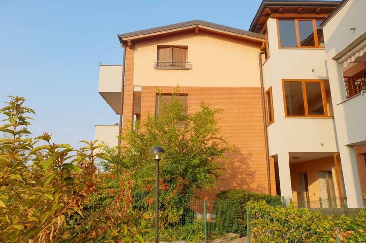 BILOCALE CON GIARDINO -LIBERO SUBITO- Roncello