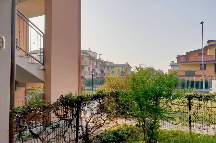 BILOCALE CON GIARDINO -LIBERO SUBITO- Roncello