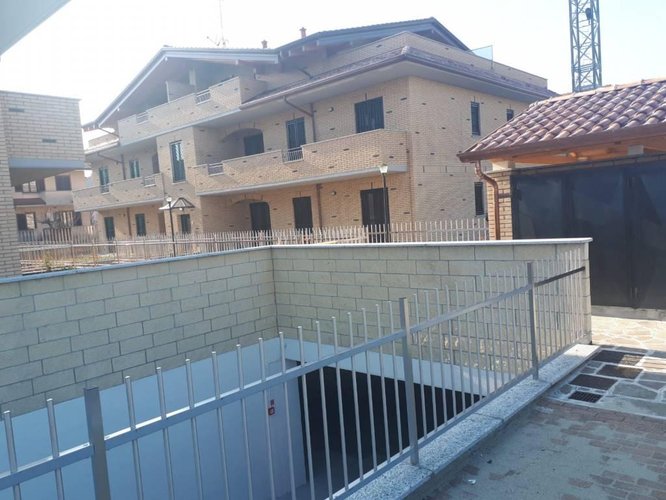 TRE LOCALI IN CLASSE "A" CON GIARDINO E TAVERNA Carugate