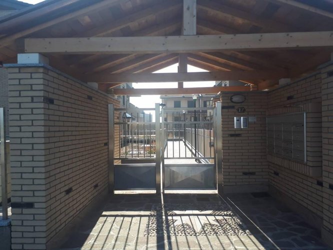 TRE LOCALI IN CLASSE "A" CON GIARDINO E TAVERNA Carugate