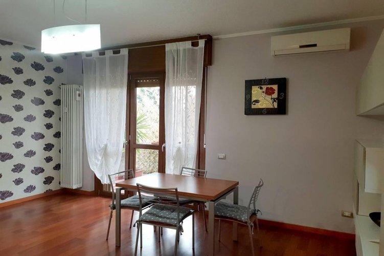 AMPIO TRE LOCALI ULTIMO PIANO Basiano