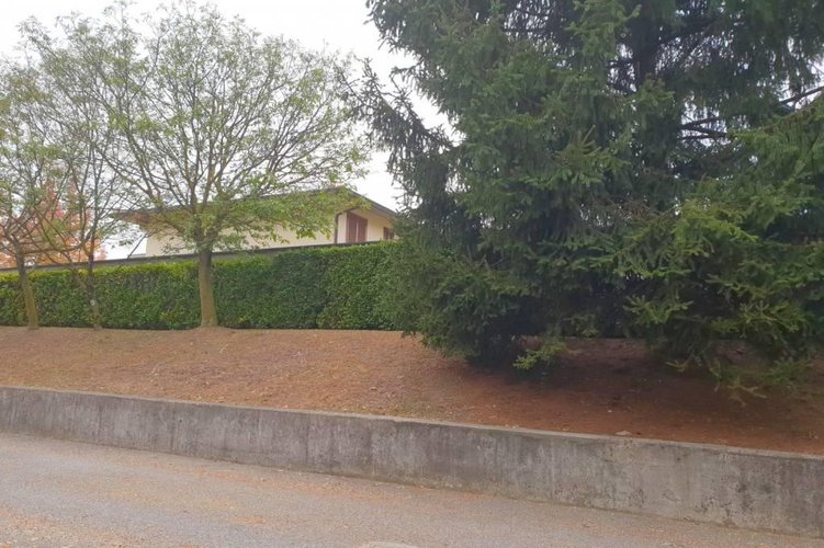 AMPIO TRE LOCALI ULTIMO PIANO Basiano