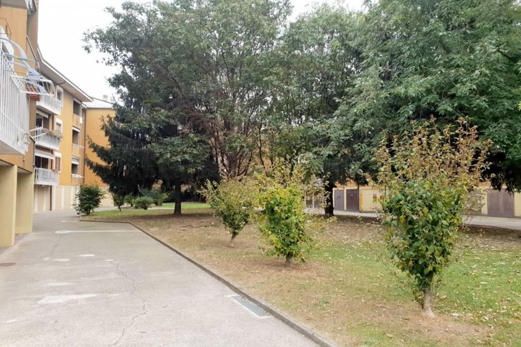 AMPIO TRE LOCALI ULTIMO PIANO Basiano