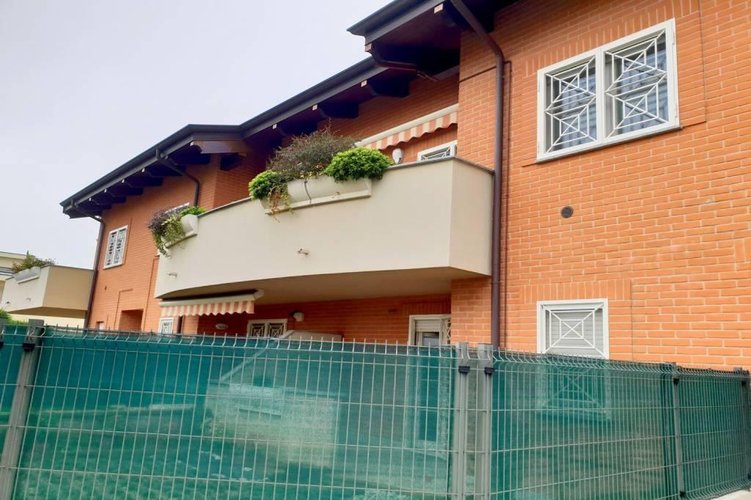 RECENTE TRE LOCALI CON GIARDINO Carugate