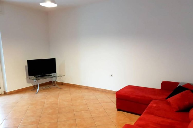 RECENTE TRE LOCALI CON GIARDINO Carugate