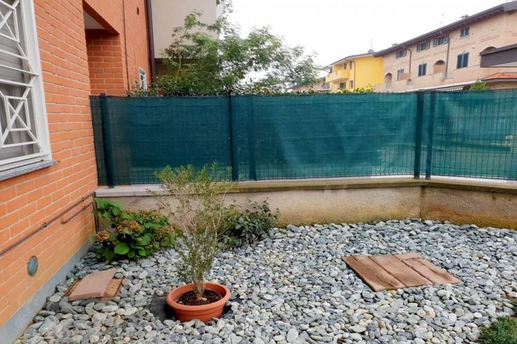 RECENTE TRE LOCALI CON GIARDINO Carugate