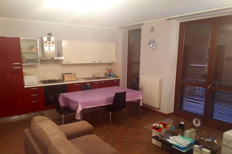 BILOCALE CON TERRAZZO