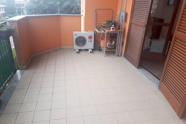 BILOCALE CON TERRAZZO Grezzago