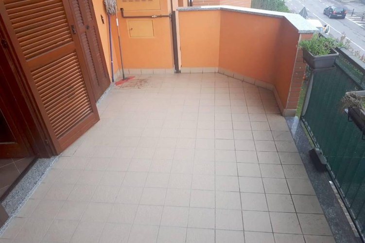 BILOCALE CON TERRAZZO Grezzago