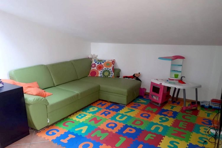 TRE LOCALI IN MINIPALAZINA ZONA GINESTRINO Carugate