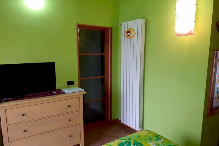 TRE LOCALI IN MINIPALAZINA ZONA GINESTRINO Carugate