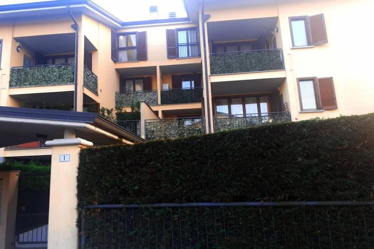 TRE LOCALI CON TERRAZZO E DOPPI SERVIZI Missaglia